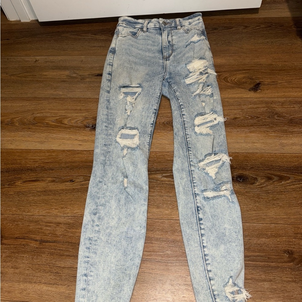 American Eagle light blue jeans